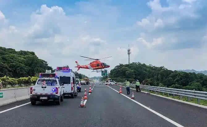 淮滨高速公路汽车救援案例